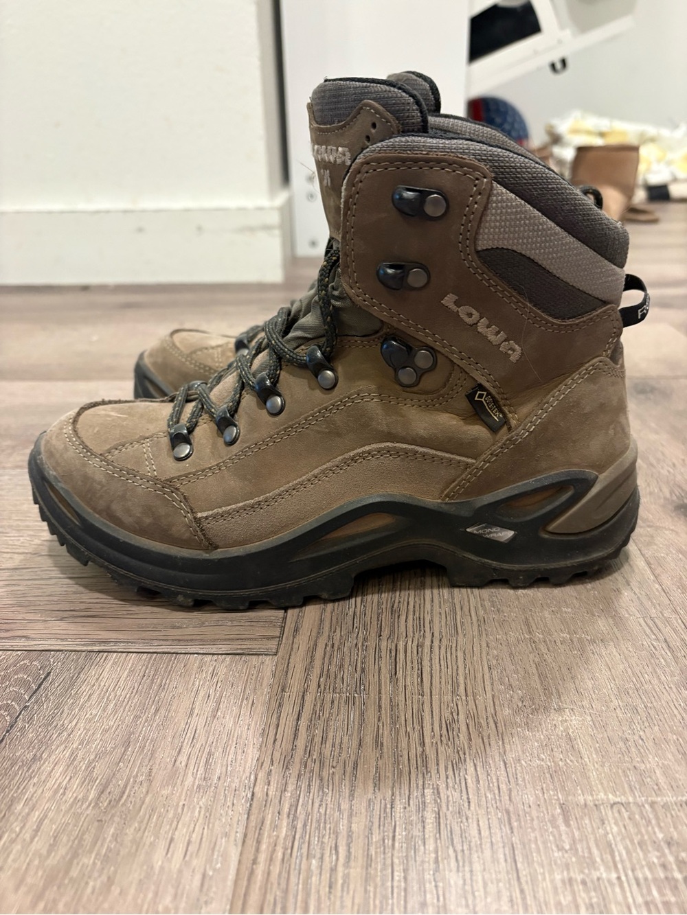 Like New LOWA Renegade GTX Mid Wide Hiking Boots